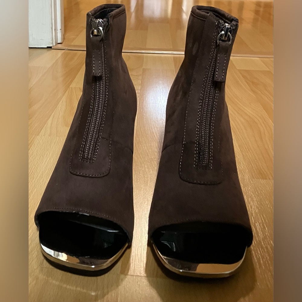 Bellini Chocolate Vegan Suede w/ Metallic Accents - Open Toe Ankle Boots/Size 7 - Picture 6 of 8
